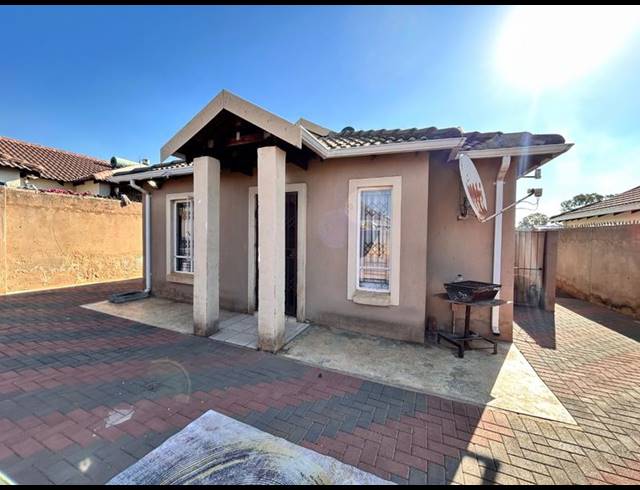 3 BEDROOM HOUSE FOR SALE IN AMANDASIG